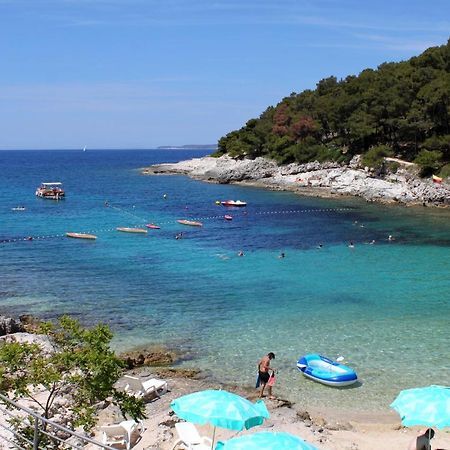Apartments With A Parking Space Mali Losinj Ngoại thất bức ảnh