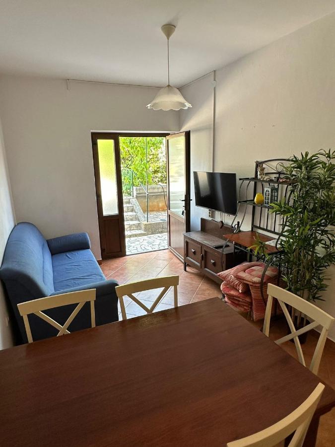 Apartments With A Parking Space Mali Losinj Ngoại thất bức ảnh