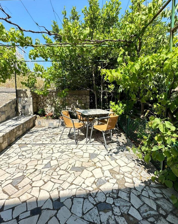 Apartments With A Parking Space Mali Losinj Ngoại thất bức ảnh