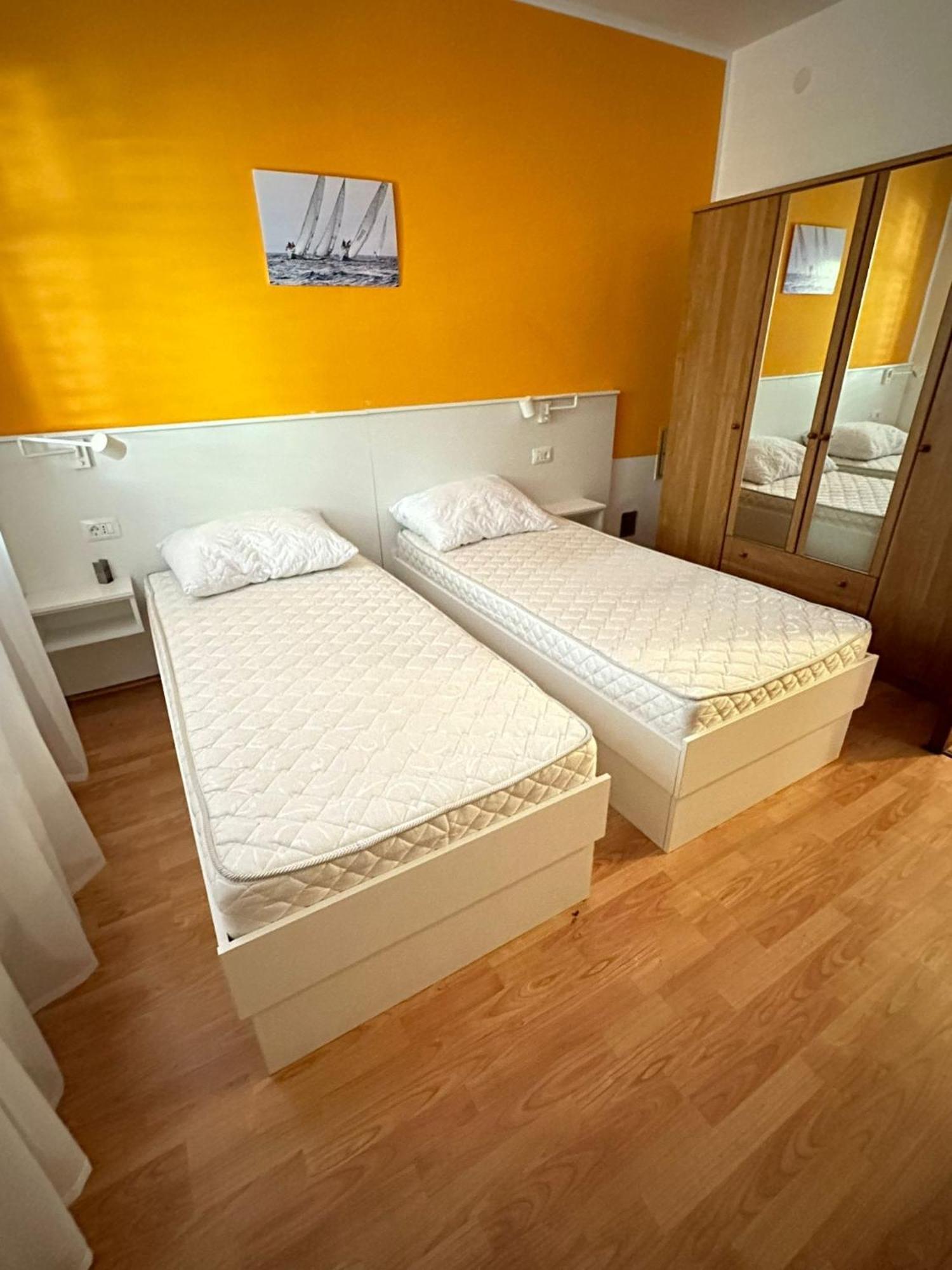 Apartments With A Parking Space Mali Losinj Phòng bức ảnh